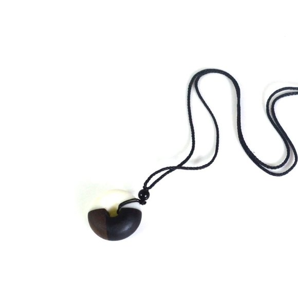 Old Pendant And Writting Wood With Grace Buckle - Picture 2 of 15